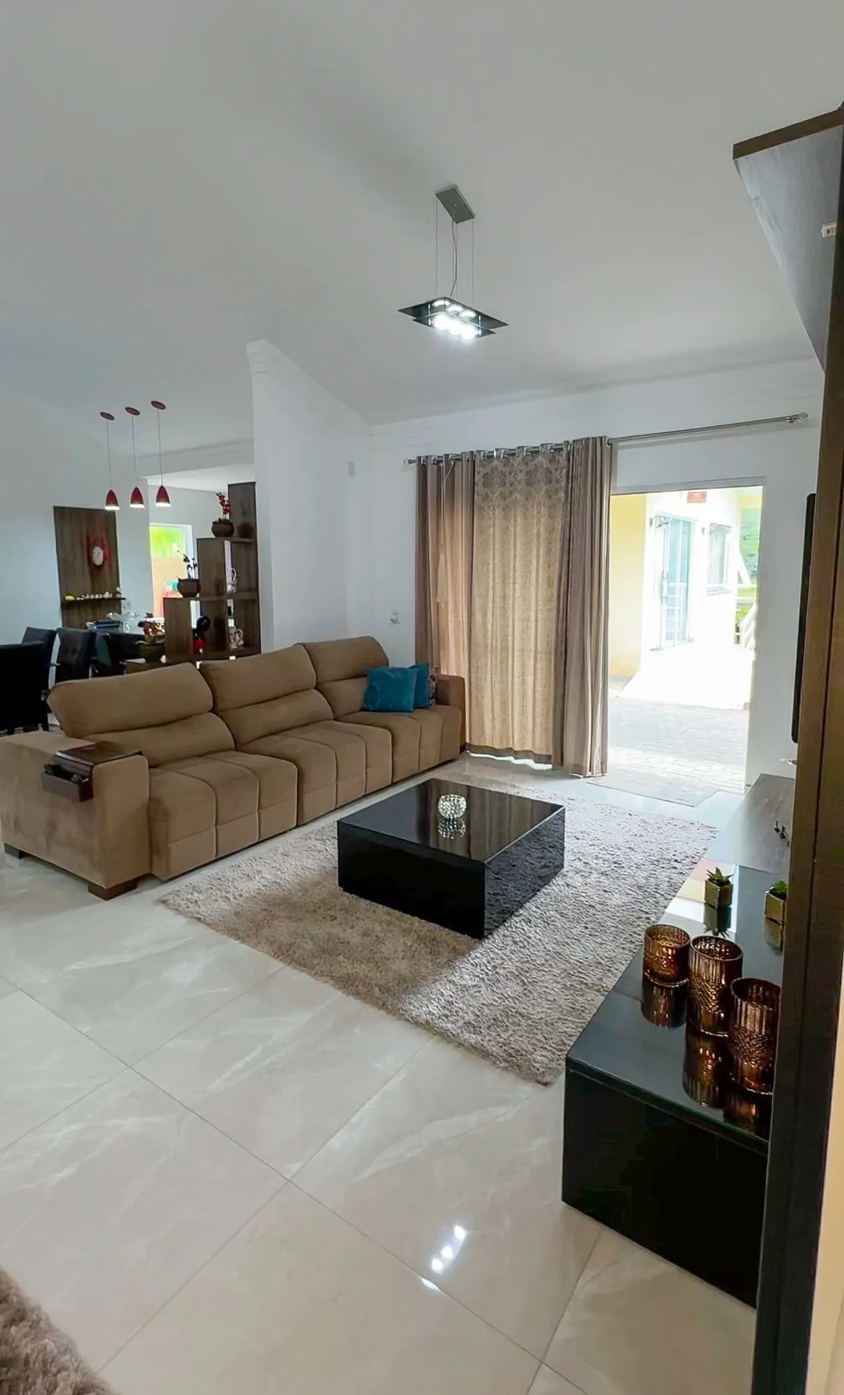 Casa com Piscina 3 Quartos com Closet — foto 3