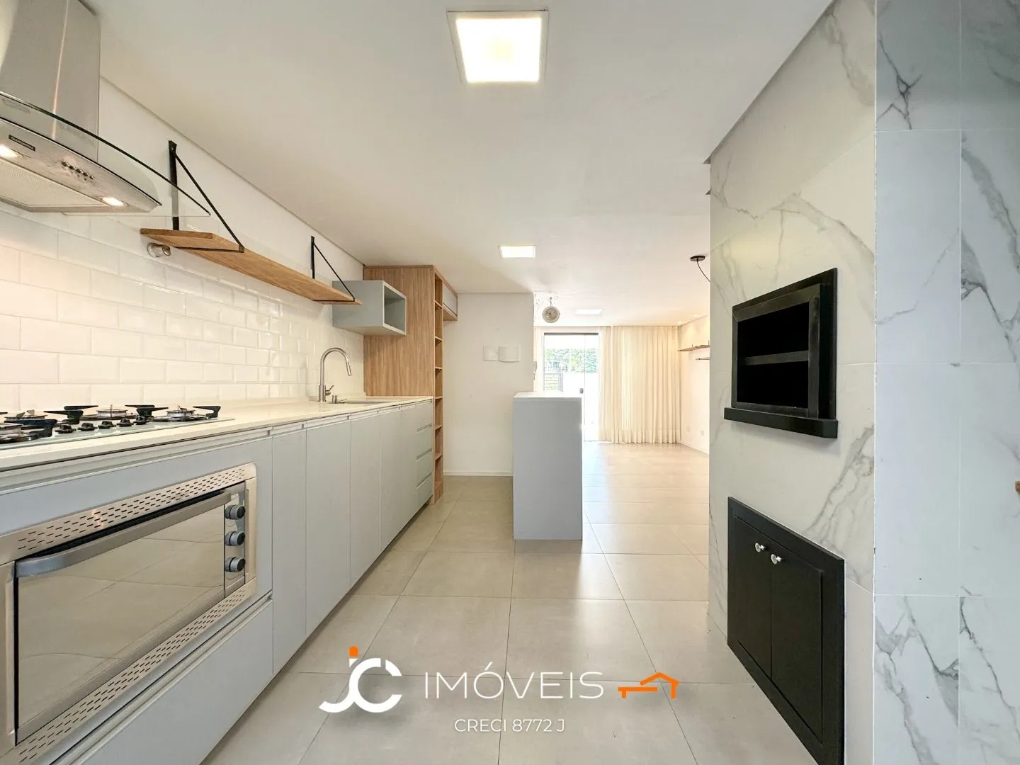 Sobrado 3 Dormitórios sendo uma suíte - Escola Agricola — foto 2