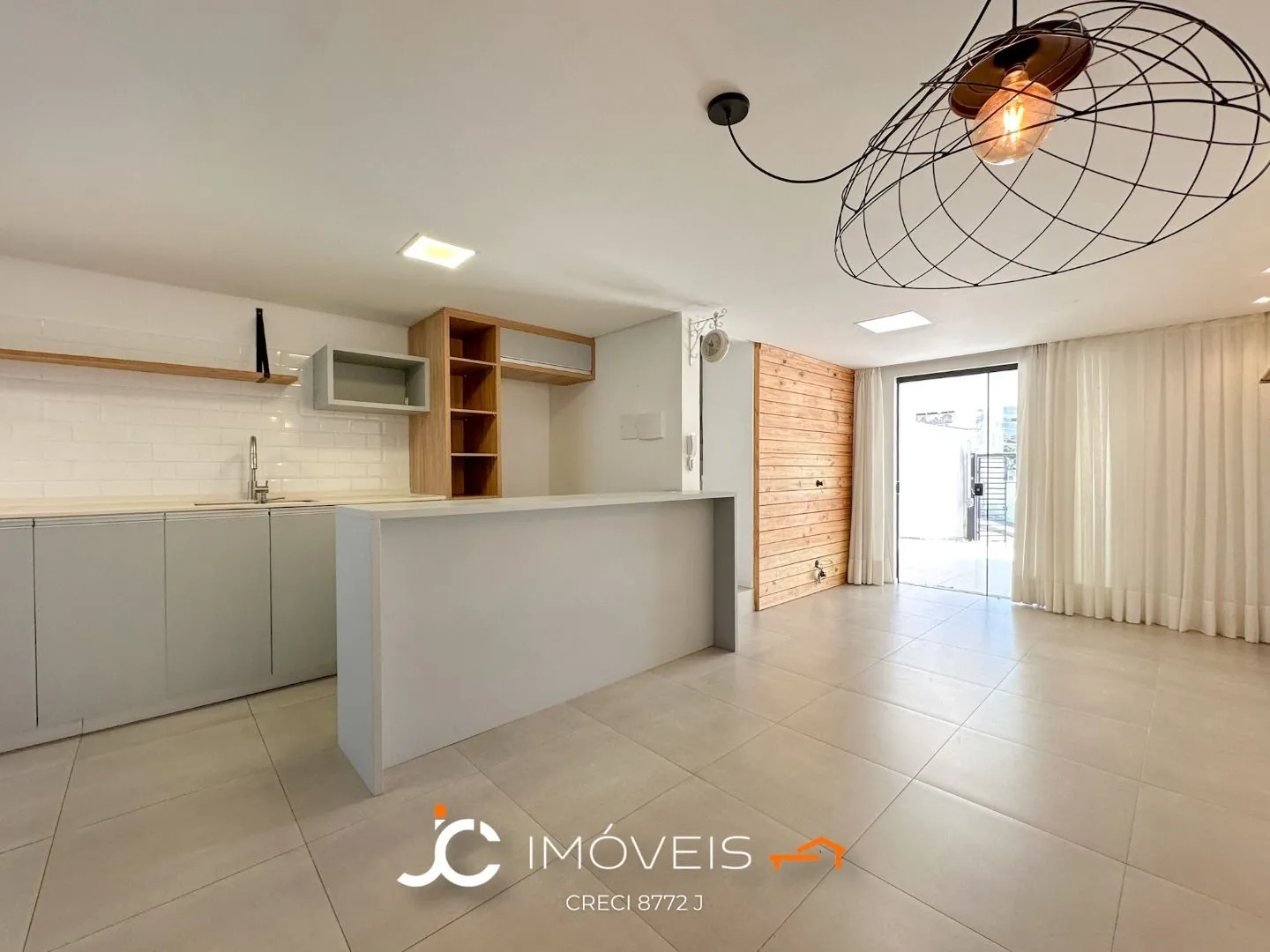 Sobrado 3 Dormitórios sendo uma suíte - Escola Agricola — foto 4