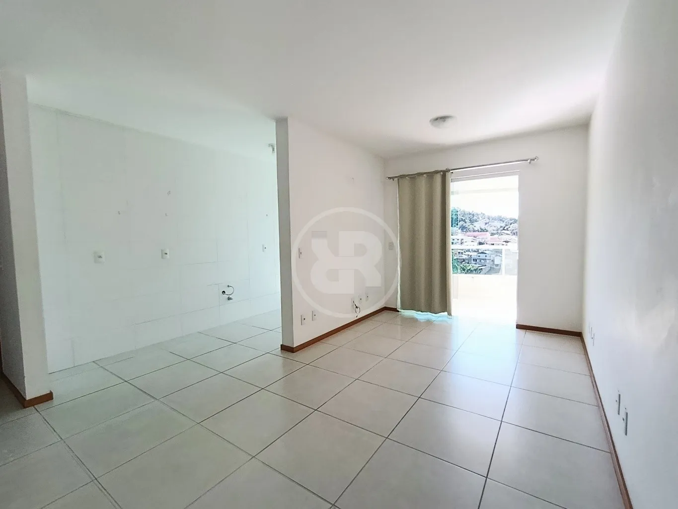 Apartamento com 2 quartos (1 suíte) + churrasqueira e garagem - próximo ao Centro de Blumenau — foto 3