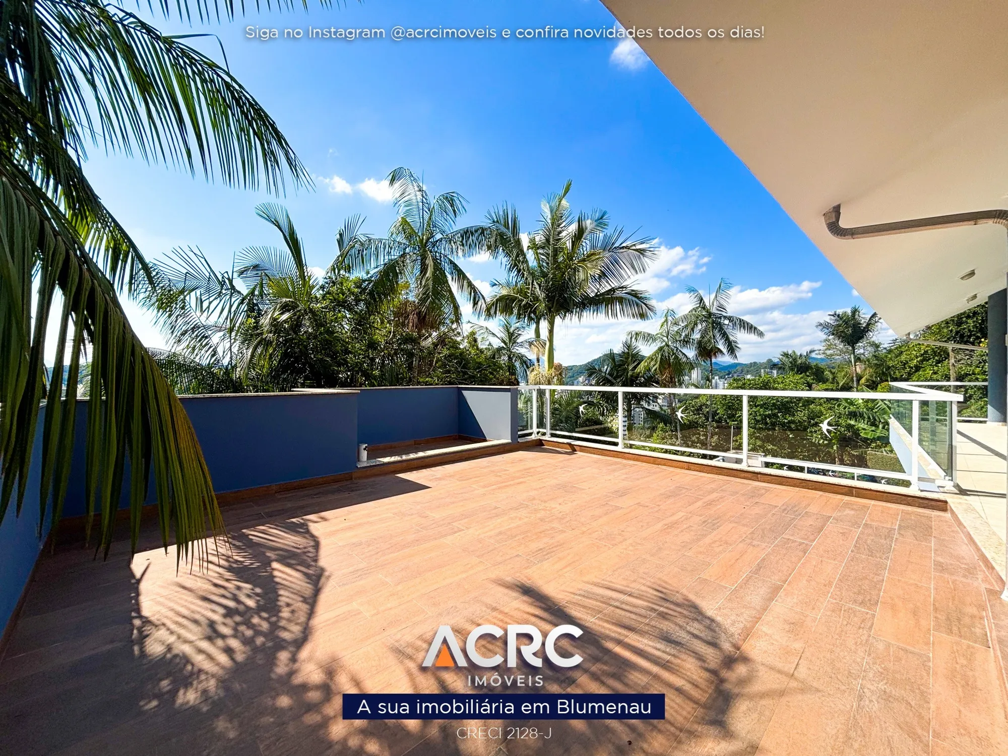 ACRC Imóveis - CA03742 - Casa com piscina para Venda no Bairro Velha em Blumenau — foto 2