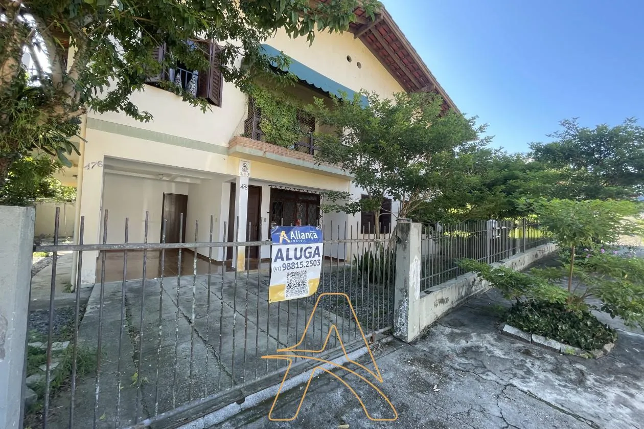 Parte Inferior de Casa com 3 Dormitórios no Bairro Água Verde — foto 2