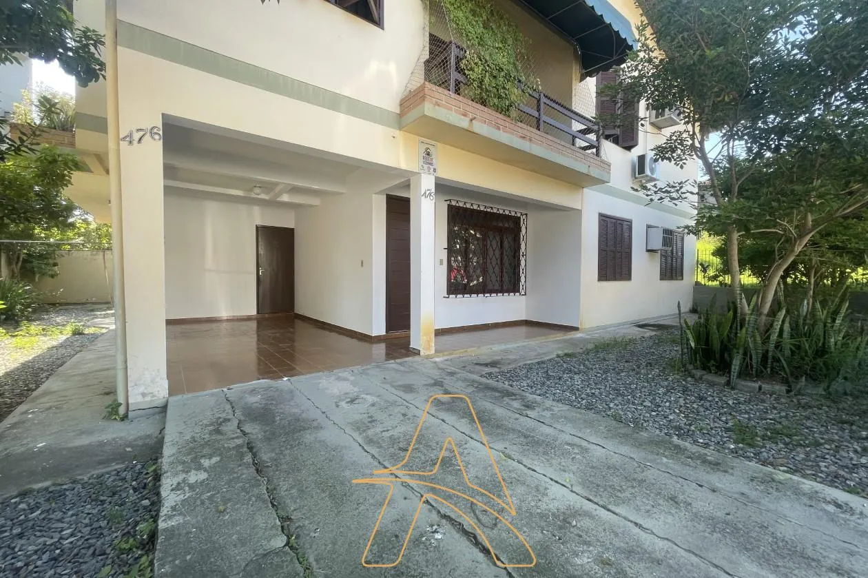 Parte Inferior de Casa com 3 Dormitórios no Bairro Água Verde — foto 3