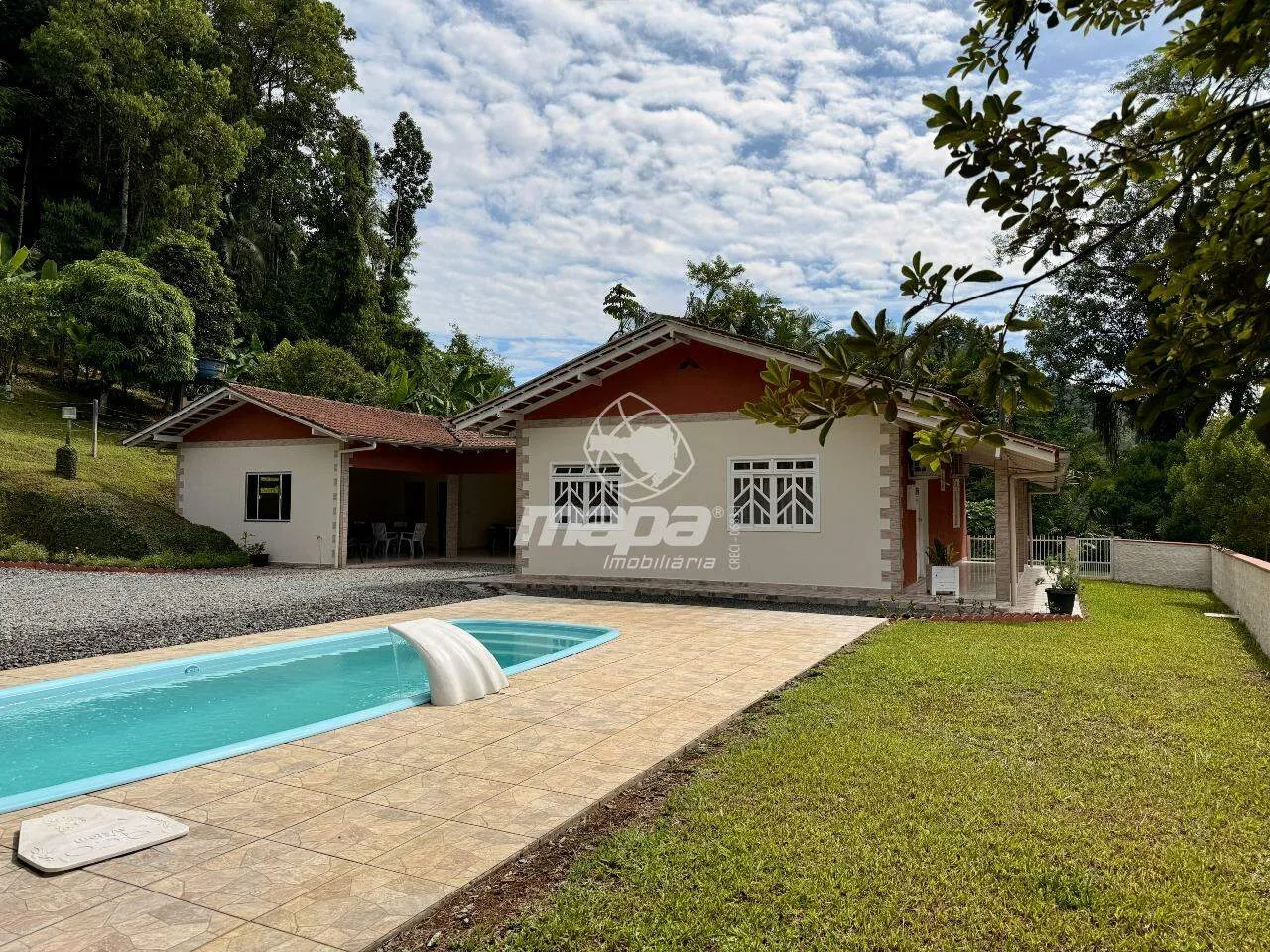 Casa com piscina à venda em Pomerode por R$ 780.000,00 - foto 1