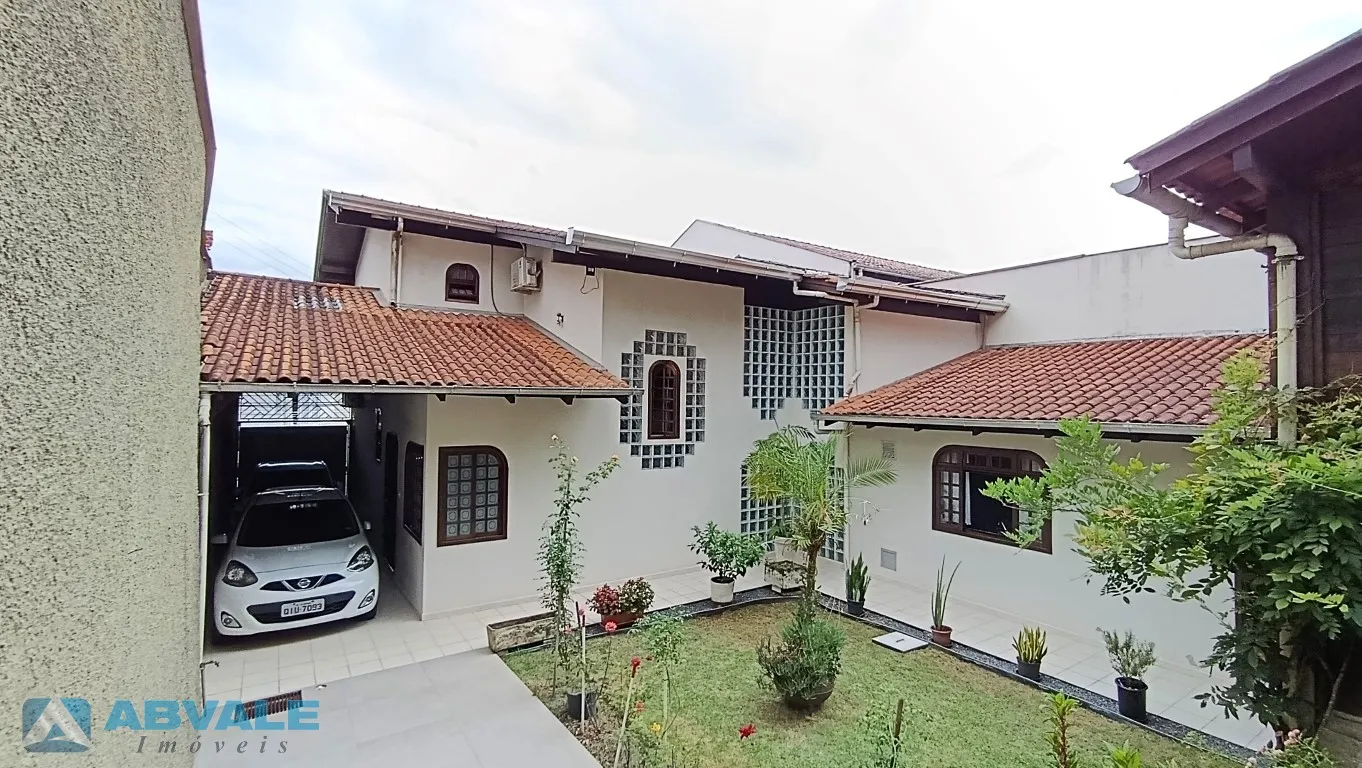 Viva e empreenda no mesmo endereço - uma oportunidade única no Água Verde! - foto 1