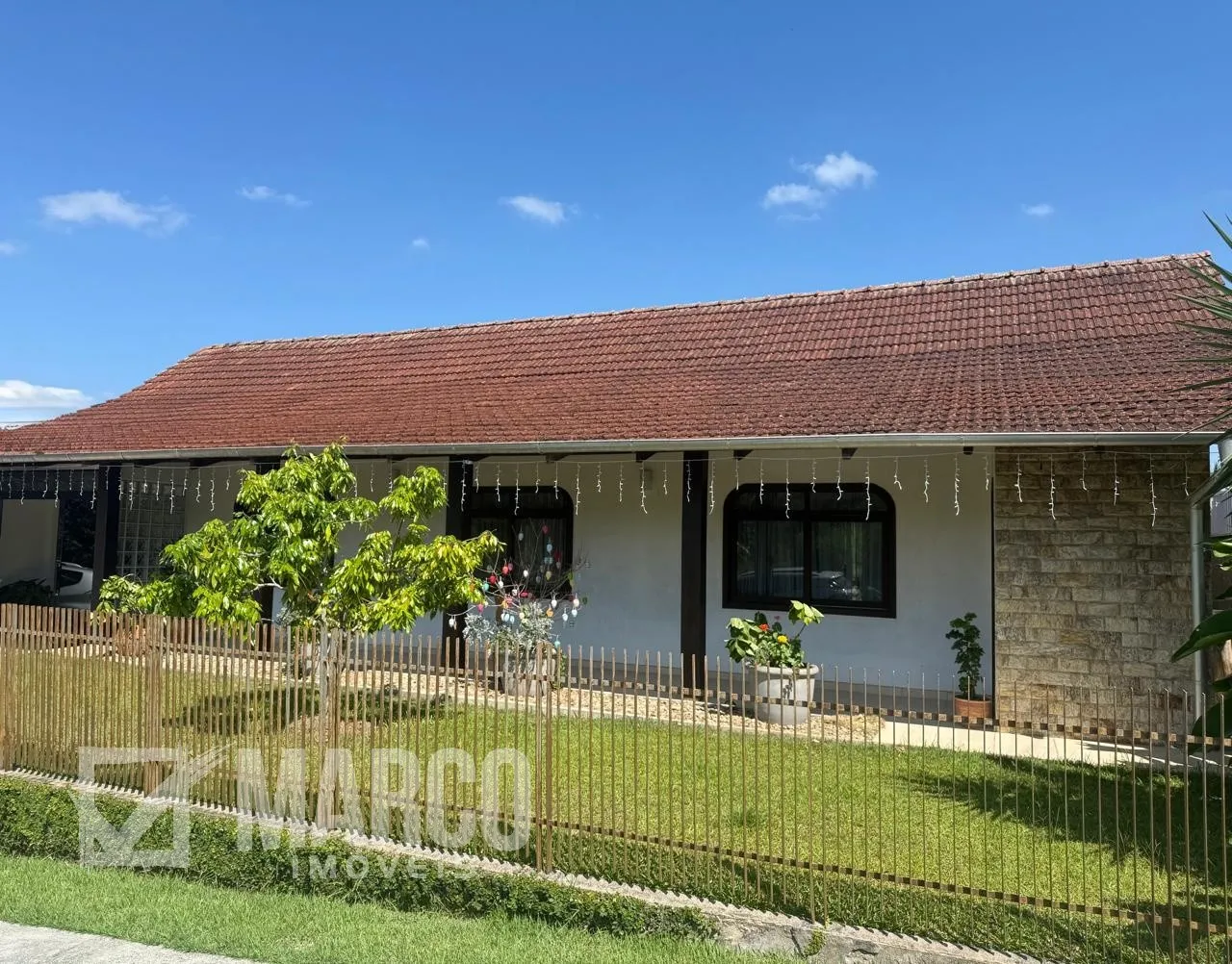 Residência com Forte Potencial Comercial e Excelente Localização - foto 1