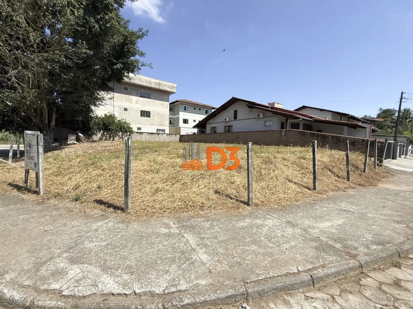 Terreno plano de esquina na região da Fortaleza - foto 1