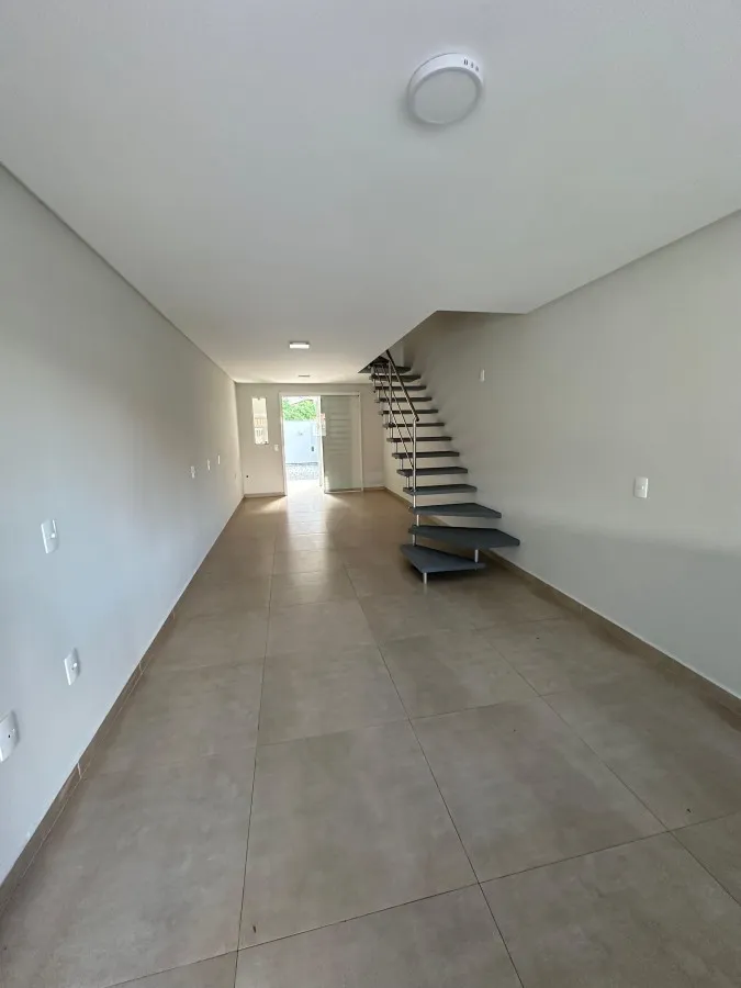 Casa para Venda em Blumenau, Velha Central, 2 dormitórios, 2 suítes, 3 banheiros, 2 vagas - foto 1