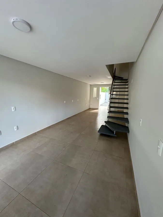 Casa para Venda em Blumenau, Velha Central, 2 dormitórios, 2 suítes, 3 banheiros, 2 vagas — foto 2