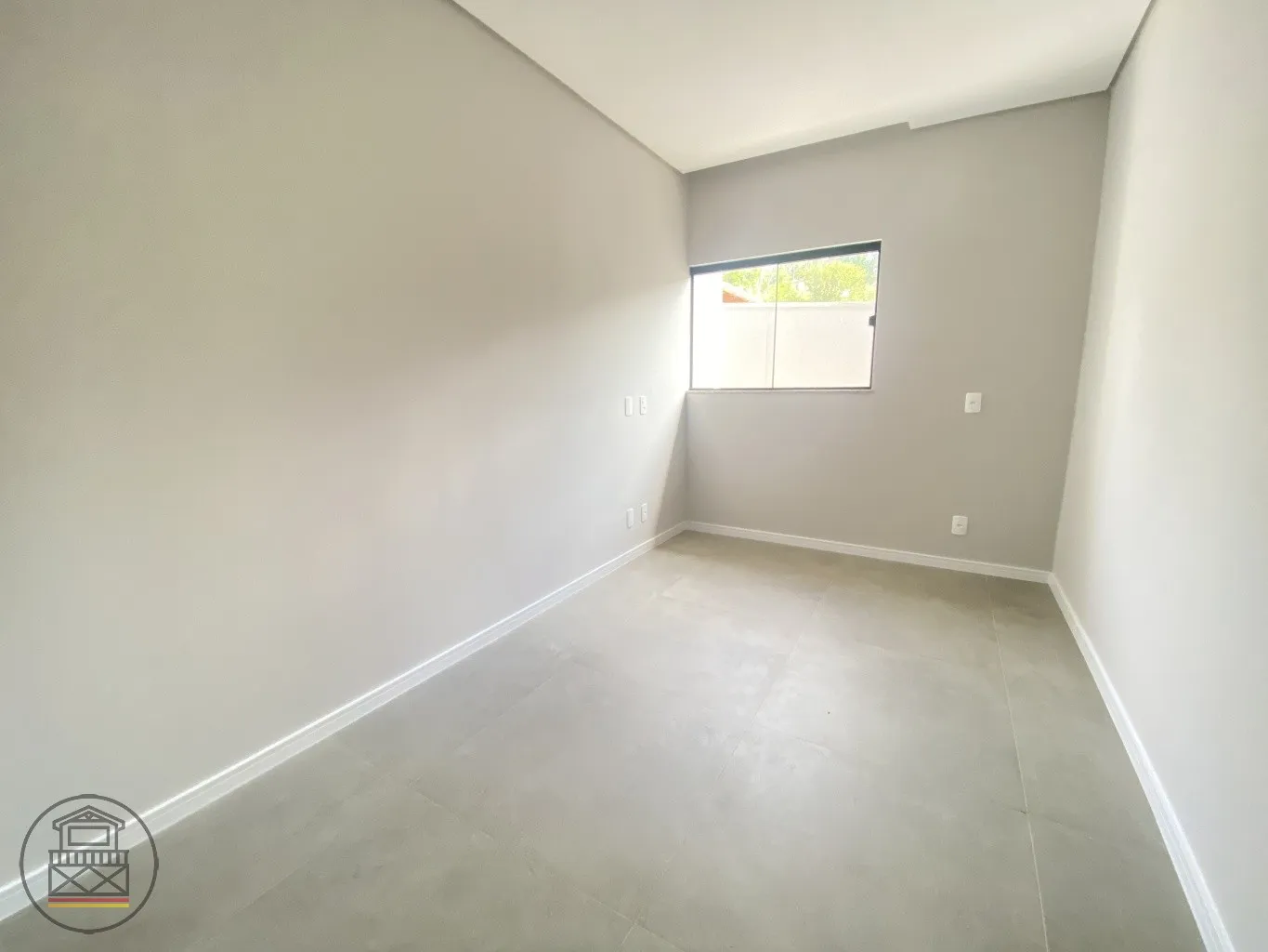 Casa plana diferenciada com pé direito duplo — foto 5