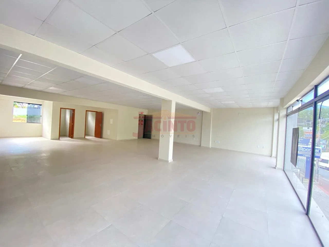 Sala comercial com aproximadamente 113m no Bairro Velha Central. — foto 2