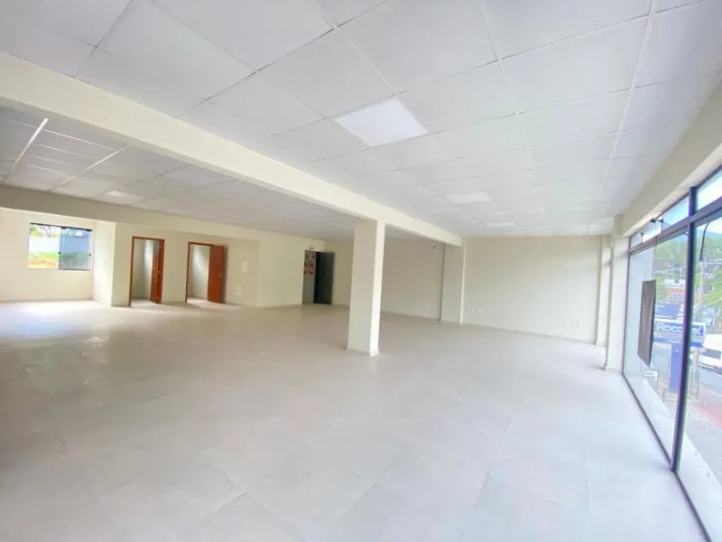 Sala comercial com aproximadamente 113m no Bairro Velha Central. — foto 2