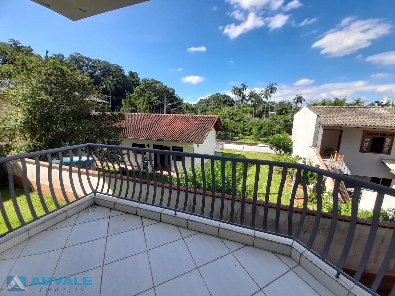 Apartamento Mobiliado para Locação na Velha, Blumenau: Unidade Exclusiva (1 por Andar) com 2 Dormitórios, 1 Vaga, Sol o Dia Todo e 80m Privativos em Rua Calma, Sem Saída e Cercada por Natureza no Final da Rua Wilhelm Budag, Próximo à Jorge Lacerda. Aproveite! — foto 6