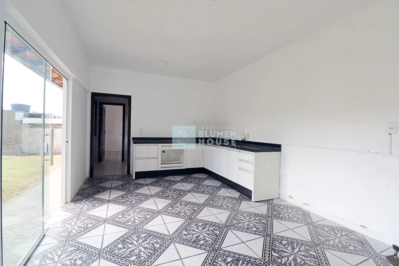 Casa térrea com amplo terreno no bairro Velha Central! — foto 6