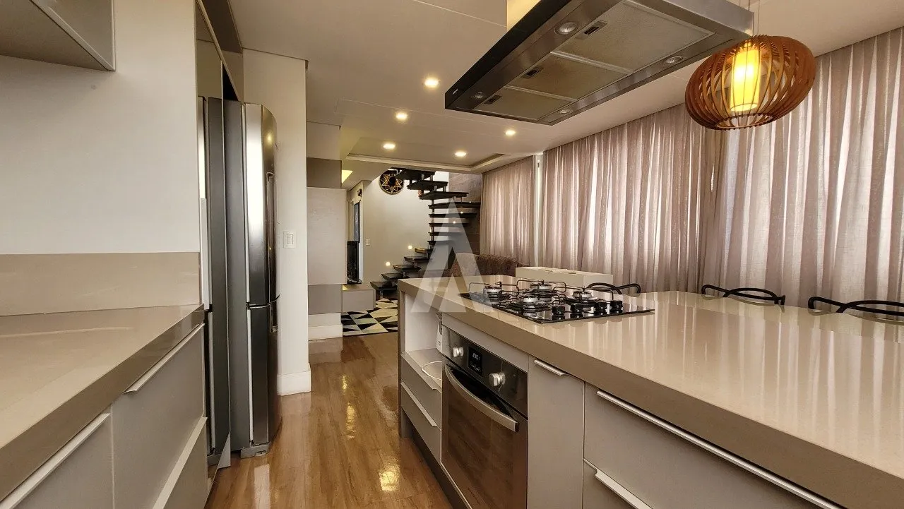 Cobertura triplex com 2 suítes e 2 quartos à venda no bairro Santo Antônio em Joinville-SC por R$1.350.000,00. — foto 4