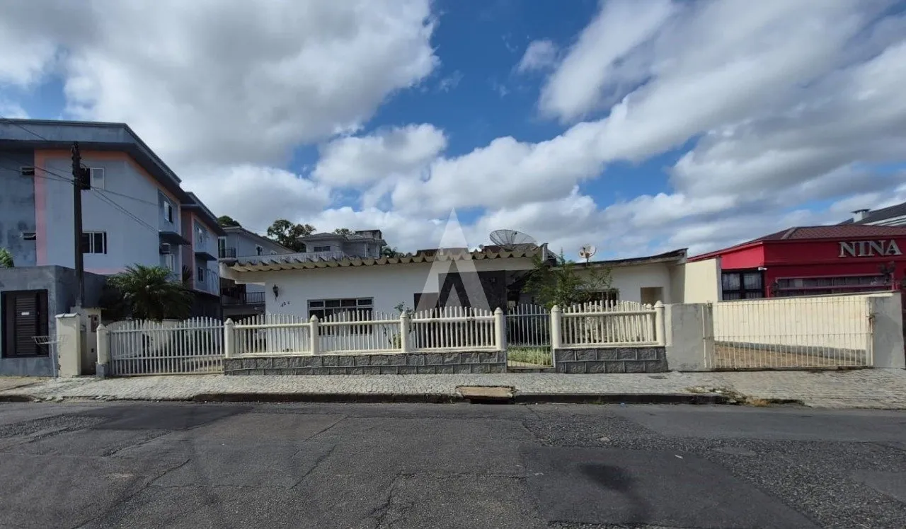 Casa com 1 suíte e 4 quartos à venda no bairro Santo Antônio em Joinville-SC por R$1.050.000,00. - foto 1