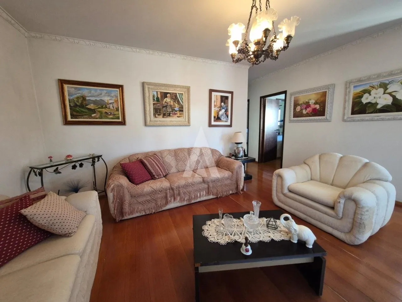 Casa com 1 suíte e 4 quartos à venda no bairro Santo Antônio em Joinville-SC por R$1.050.000,00. — foto 2