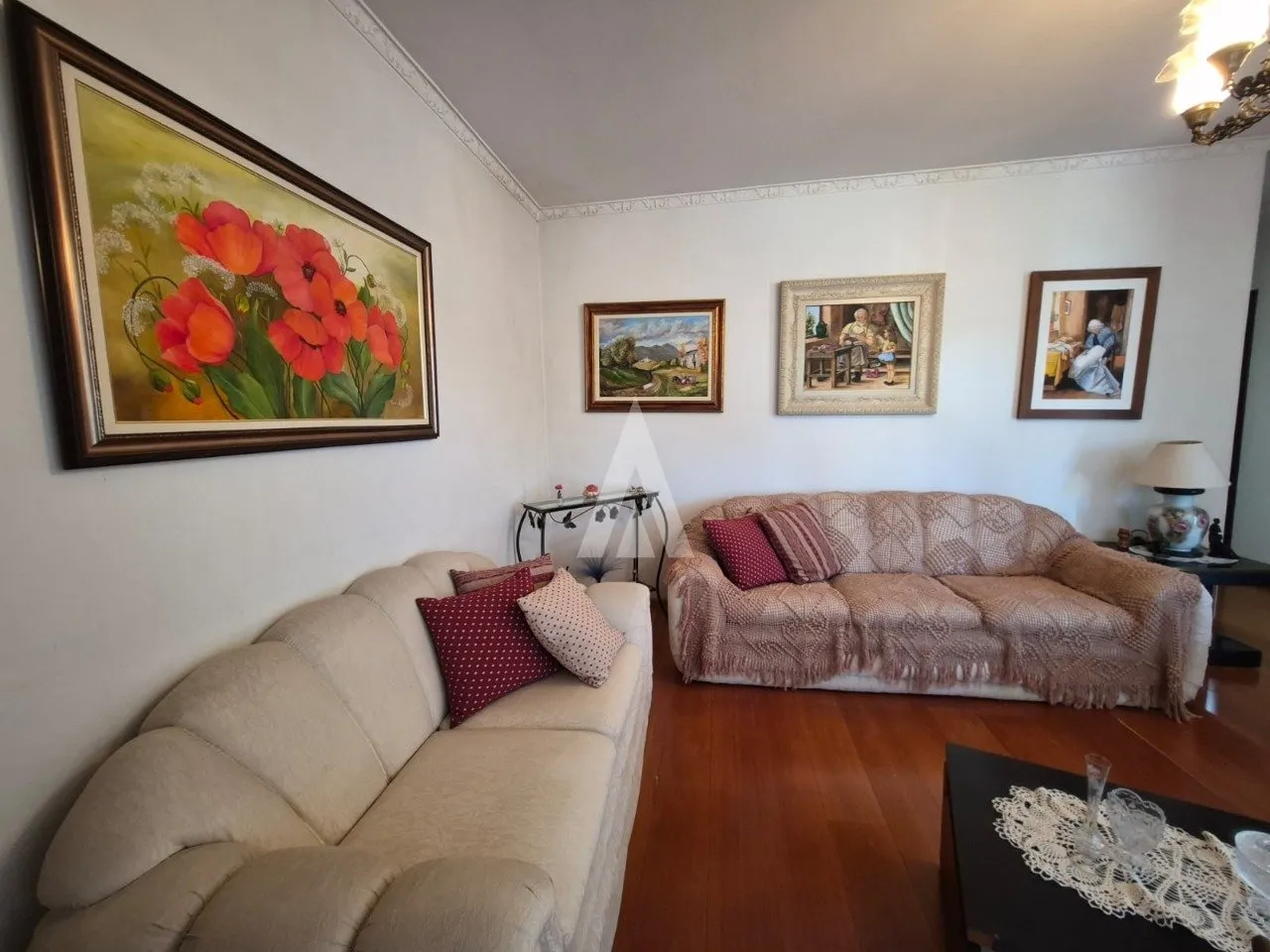 Casa com 1 suíte e 4 quartos à venda no bairro Santo Antônio em Joinville-SC por R$1.050.000,00. — foto 4