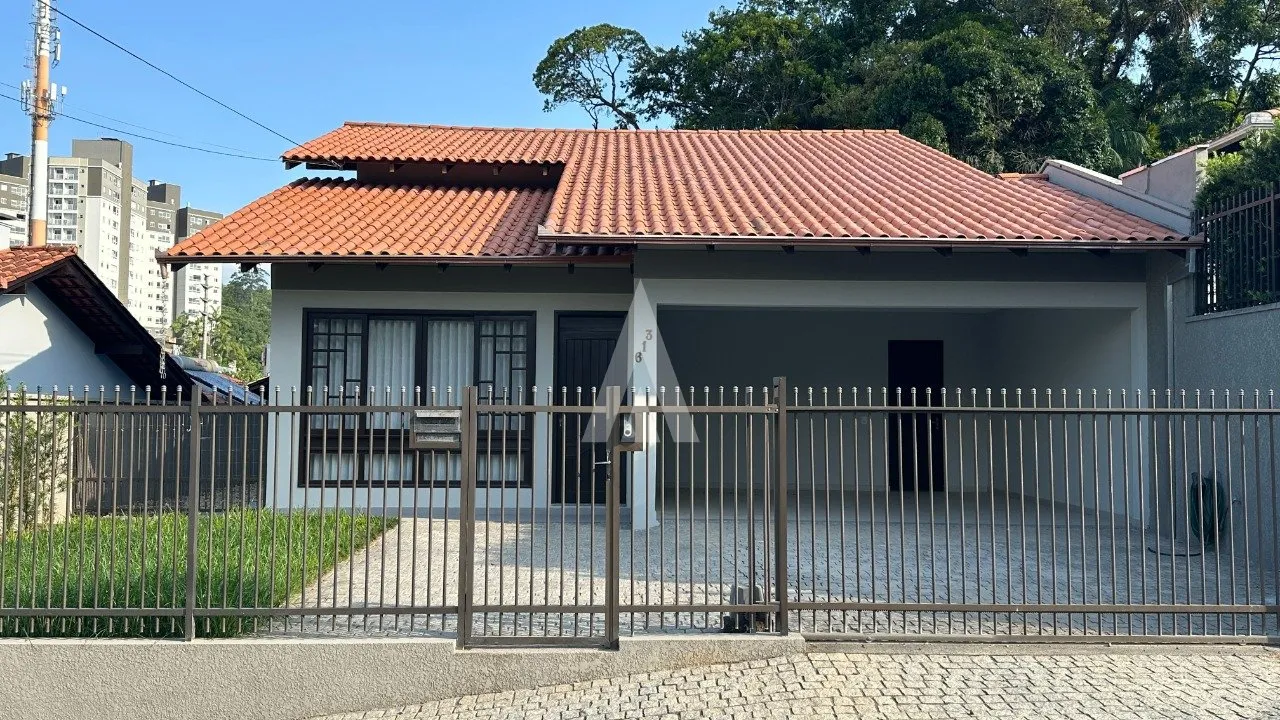 Casa com 1 suíte e 2 quartos à venda no bairro Glória em Joinville-SC por R$999.000,00. - foto 1