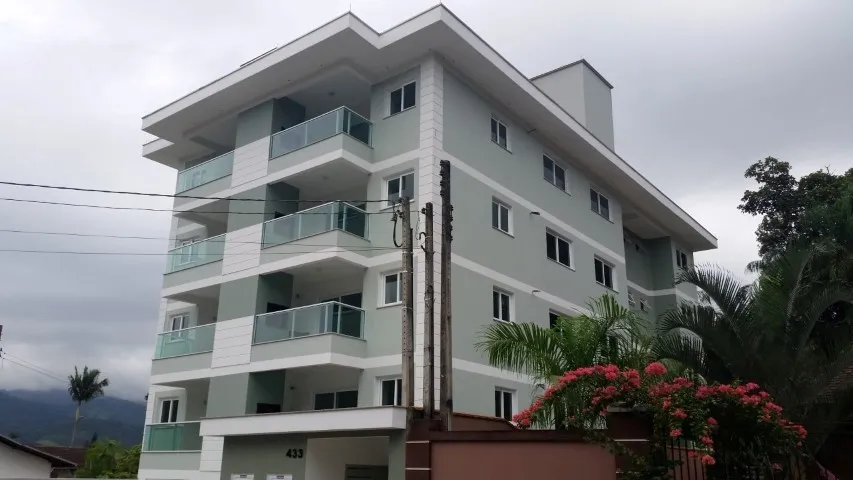 Apartamento com 2 dormitórios grandes, sendo 1 suíte, sala e cozinha conjugadas - foto 1