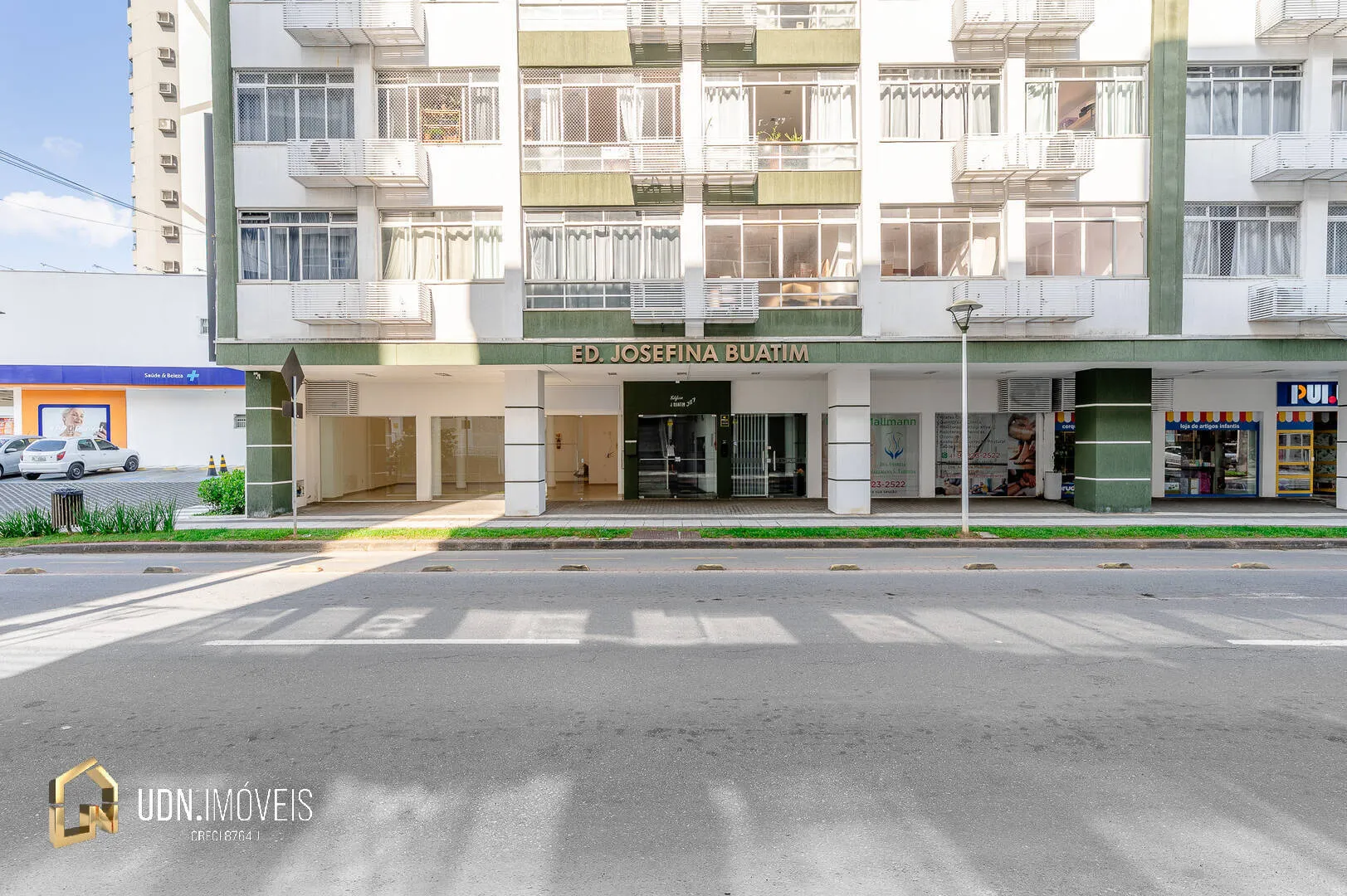 Sala comercial térrea com vitrine | 70 m | Excelente visibilidade — foto 4