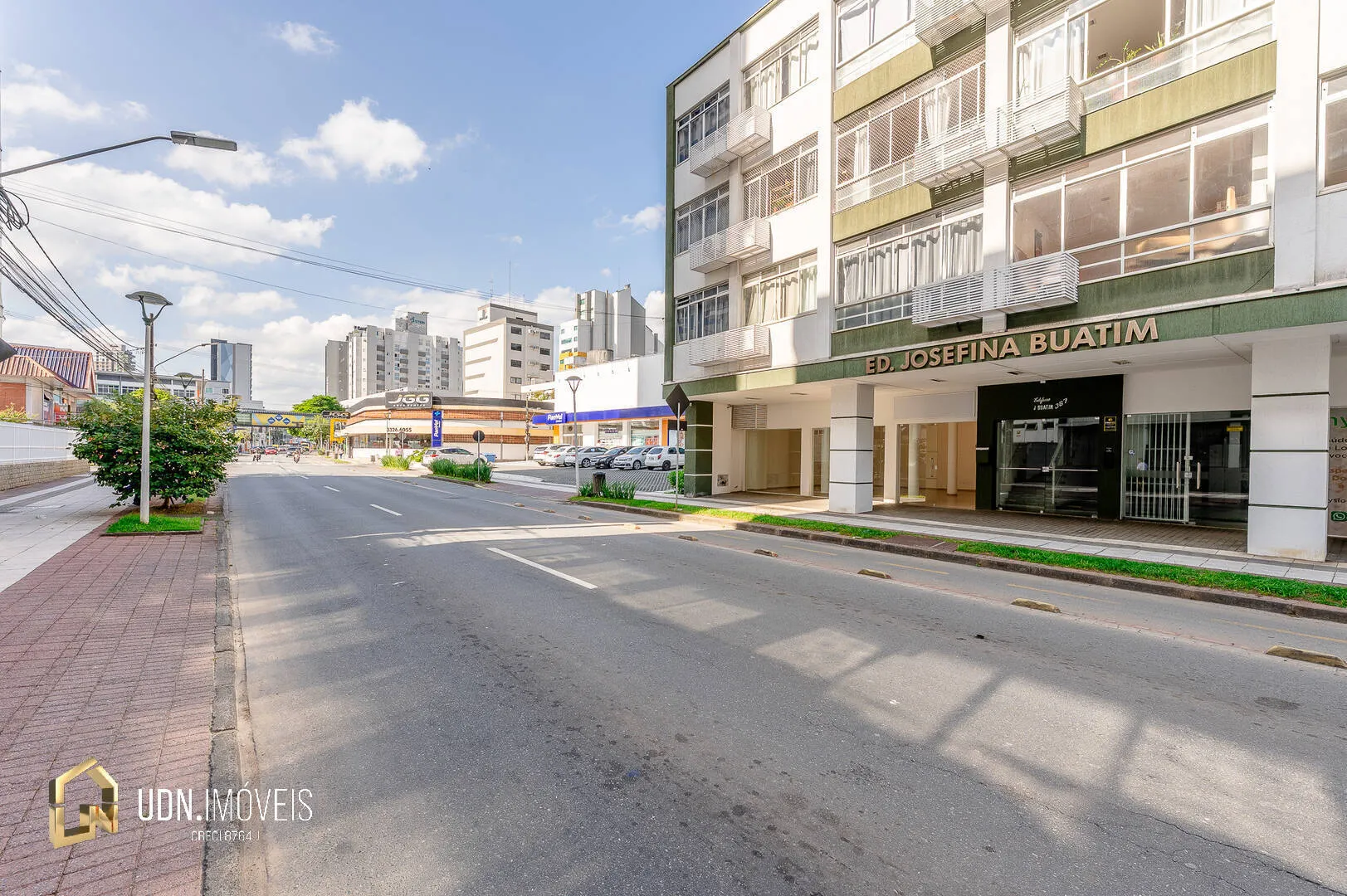 Sala comercial térrea com vitrine | 70 m | Excelente visibilidade — foto 6