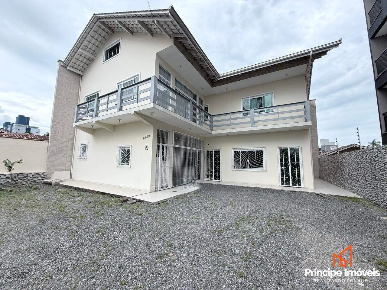 Casa com 3 quartos no Bucarein em Joinville - foto 1