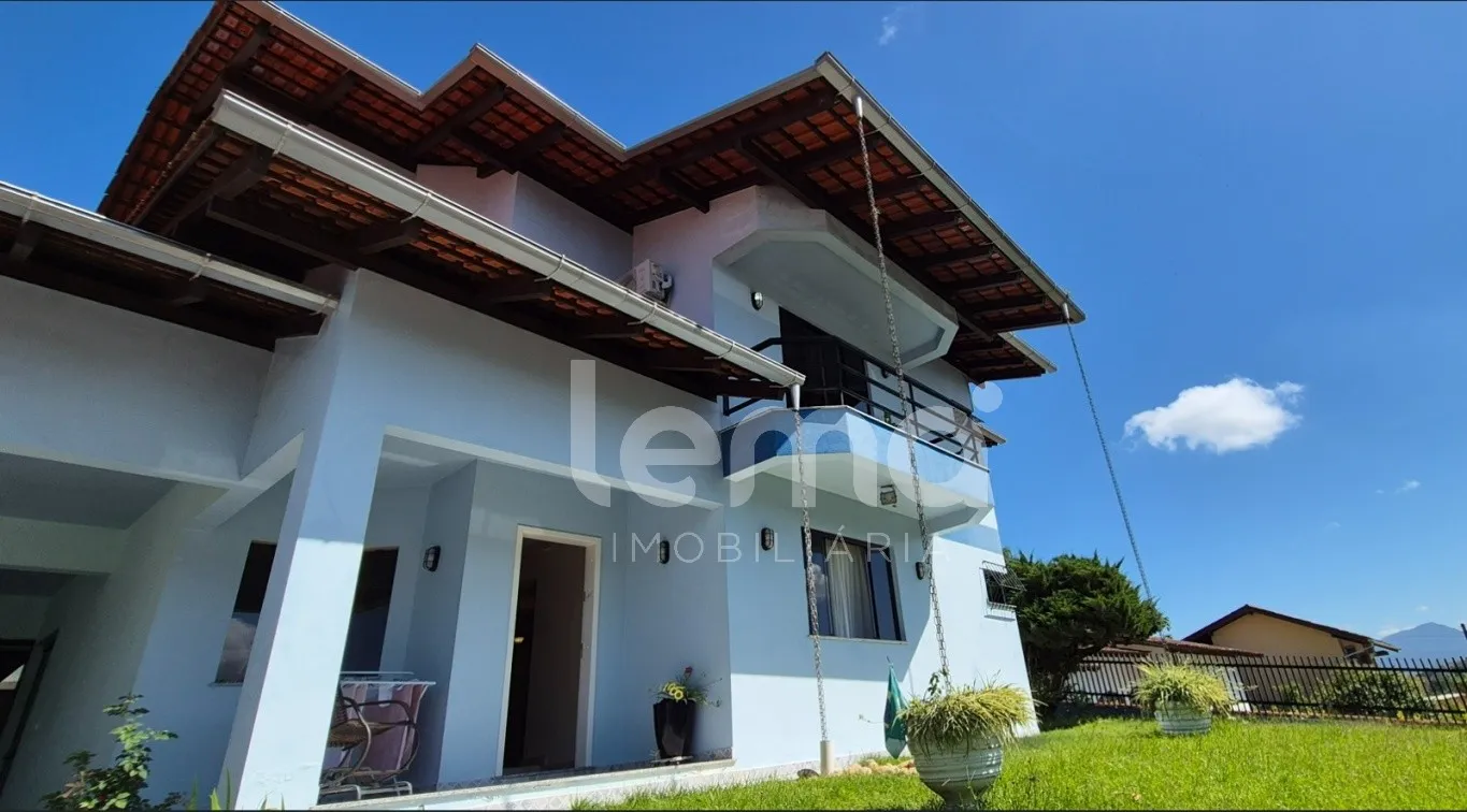 Casa com 4 dormitórios, sendo 1 suíte, no bairro Escola Agrícola em Blumenau. — foto 2