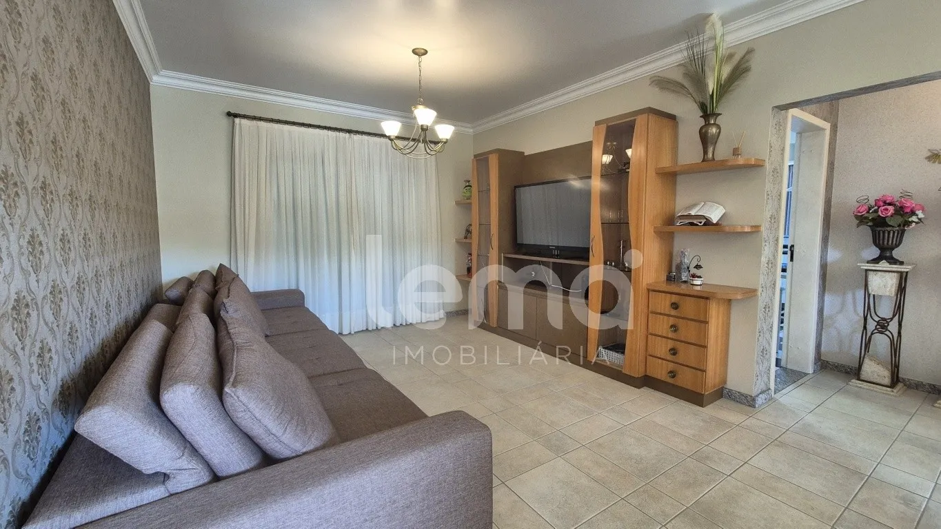 Casa com 4 dormitórios, sendo 1 suíte, no bairro Escola Agrícola em Blumenau. — foto 4