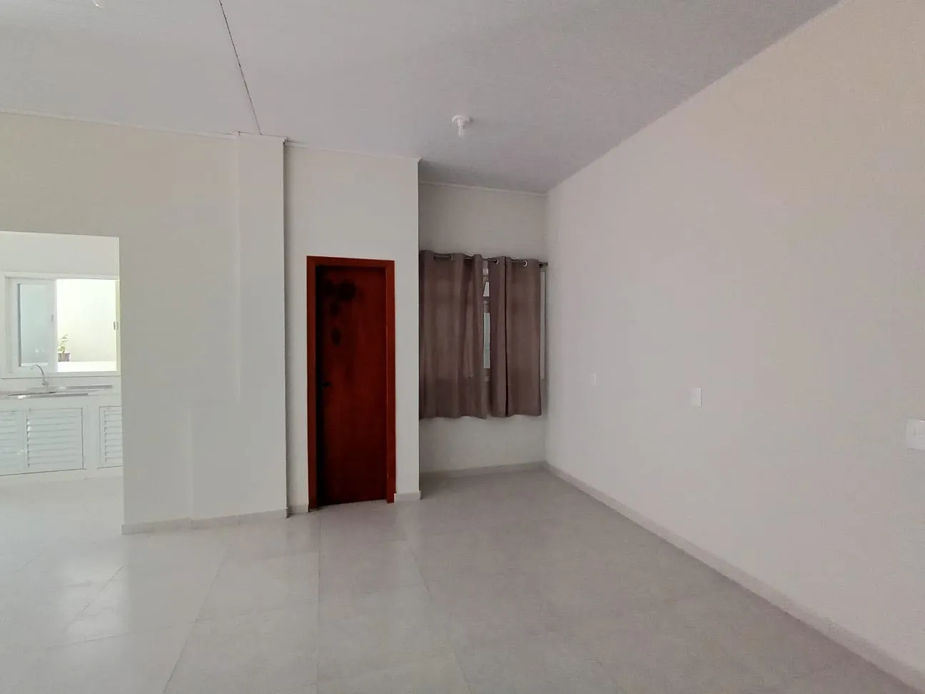 Lindo Apartamento de 01 dormitório com sala e cozinha integrados no Bairro Valparaiso em Blumenau, SC. — foto 3