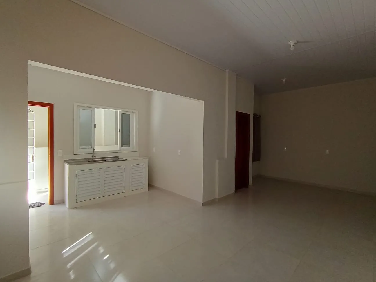 Lindo Apartamento de 01 dormitório com sala e cozinha integrados no Bairro Valparaiso em Blumenau, SC. — foto 4