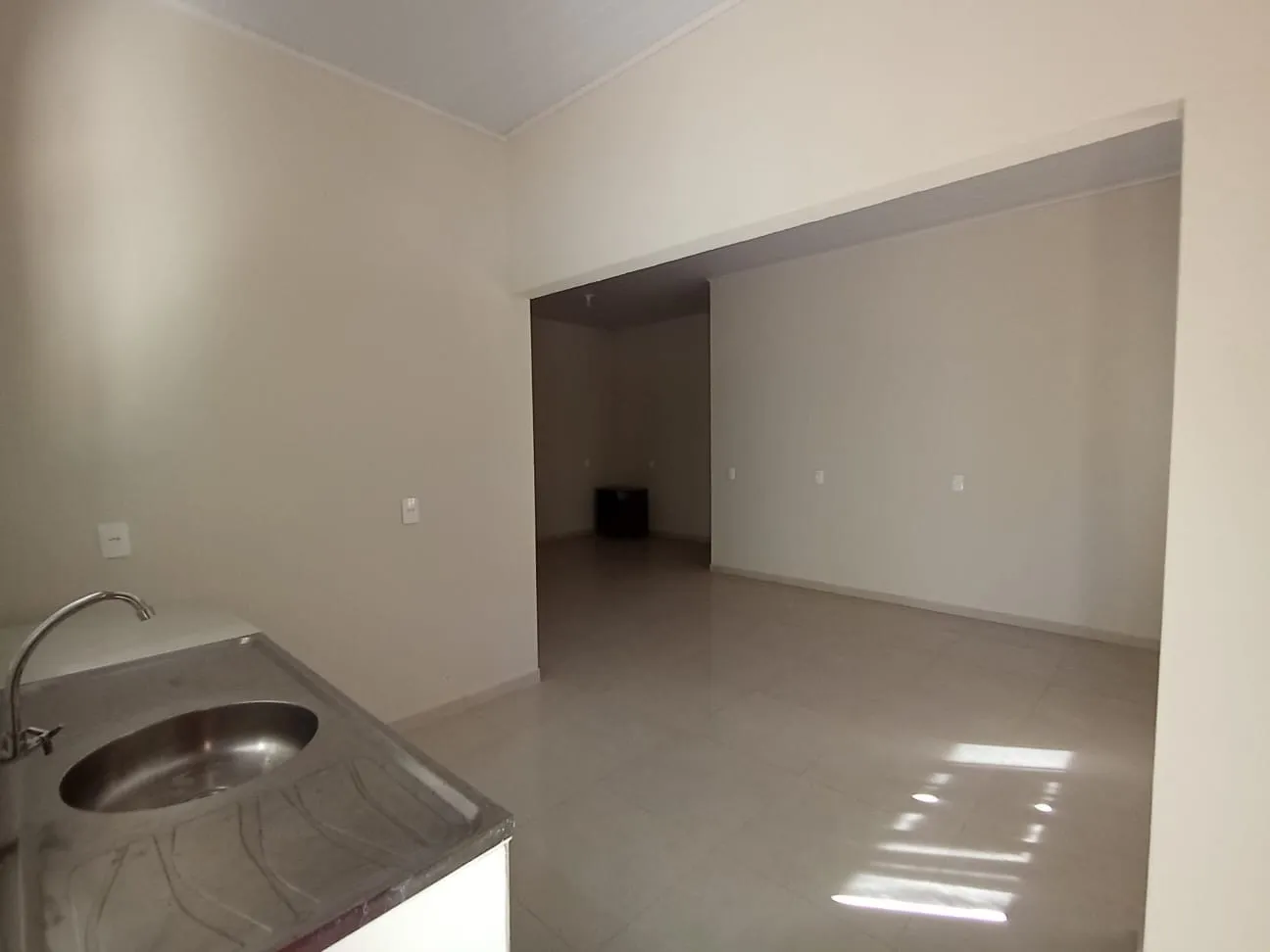 Lindo Apartamento de 01 dormitório com sala e cozinha integrados no Bairro Valparaiso em Blumenau, SC. — foto 6