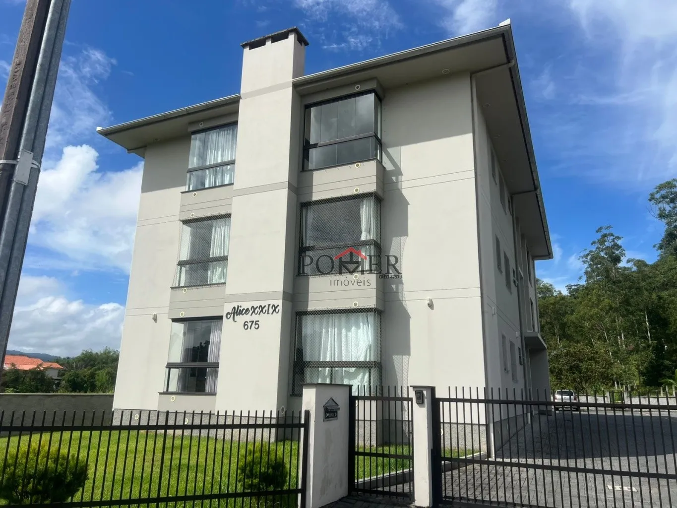 Apartamento no primeiro pavimento em localização privilegiada, com dois dormitórios. — foto 2