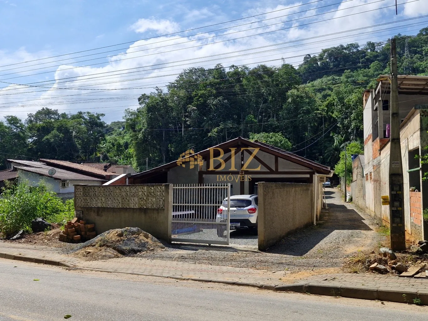 Terreno amplo e plano na Itoupava Central com grande potencial de construção. - foto 1