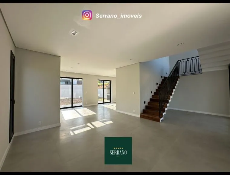 Casa · à venda · 3 quartos · 296m² · Ponta Aguda, Blumenau