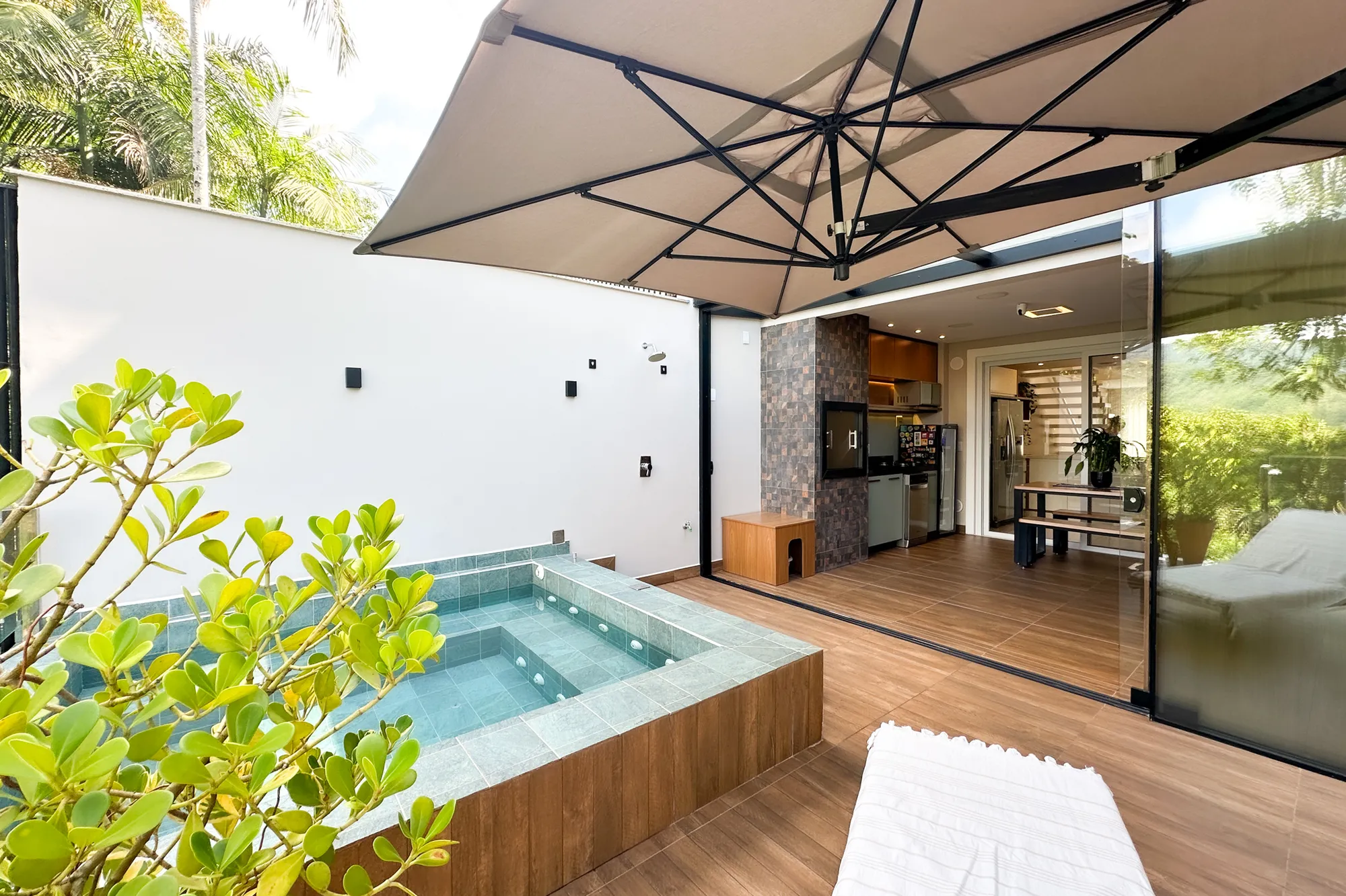 CASA ALTO PADRÃO EM RUA SEM SAÍDA NO JARDIM BLUMENAU