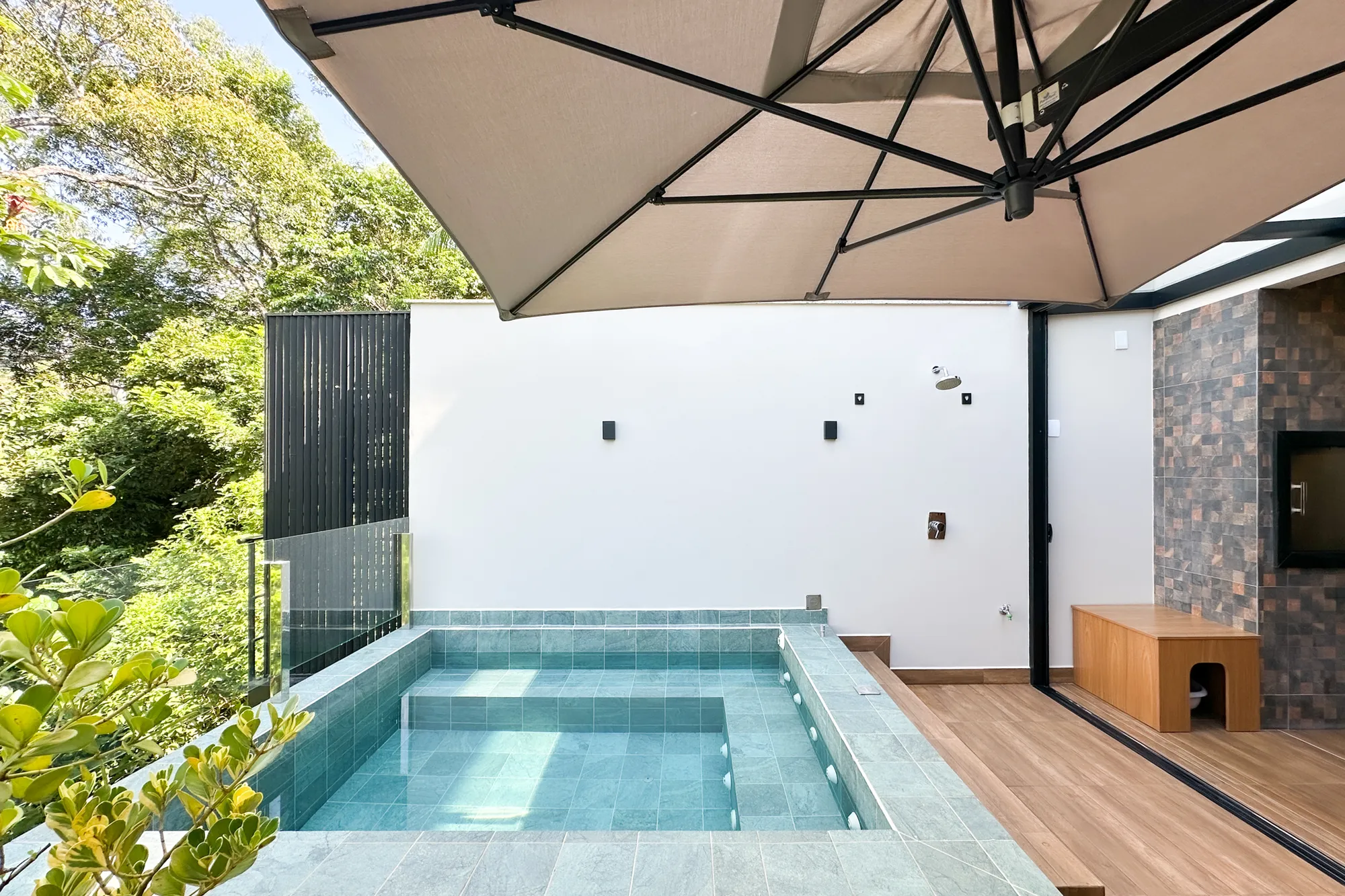 CASA ALTO PADRÃO EM RUA SEM SAÍDA NO JARDIM BLUMENAU