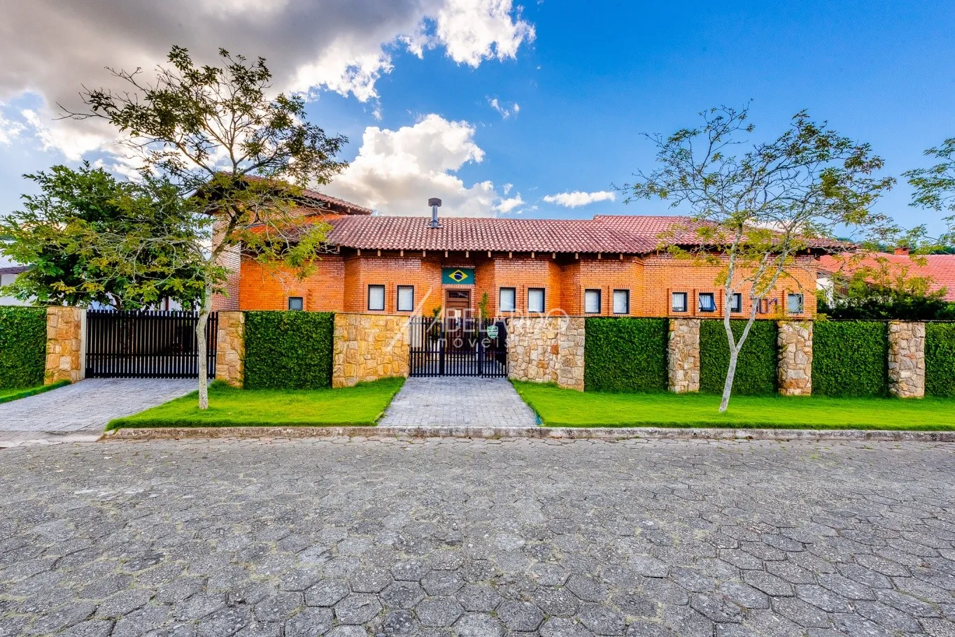 RESIDENCIA, COM 3 SUITES, LOCALIZADA NO CITY FIGUEIRAS, EM BLUMENAU — foto 6