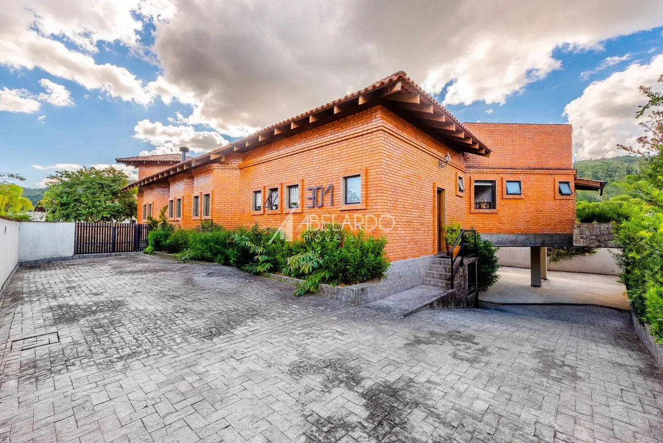 RESIDENCIA, COM 3 SUITES, LOCALIZADA NO CITY FIGUEIRAS, EM BLUMENAU — foto 7