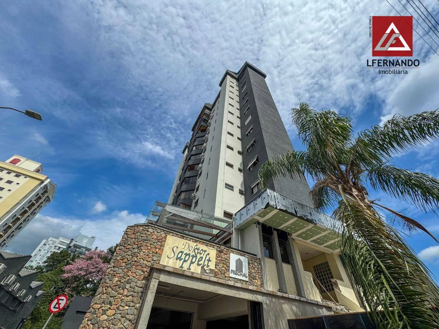 Apartamento com 3 dormitórios, sendo 1 suíte à venda, 113 m por R$ 900.000 - Victor Konder - Blumenau/SC - foto 1