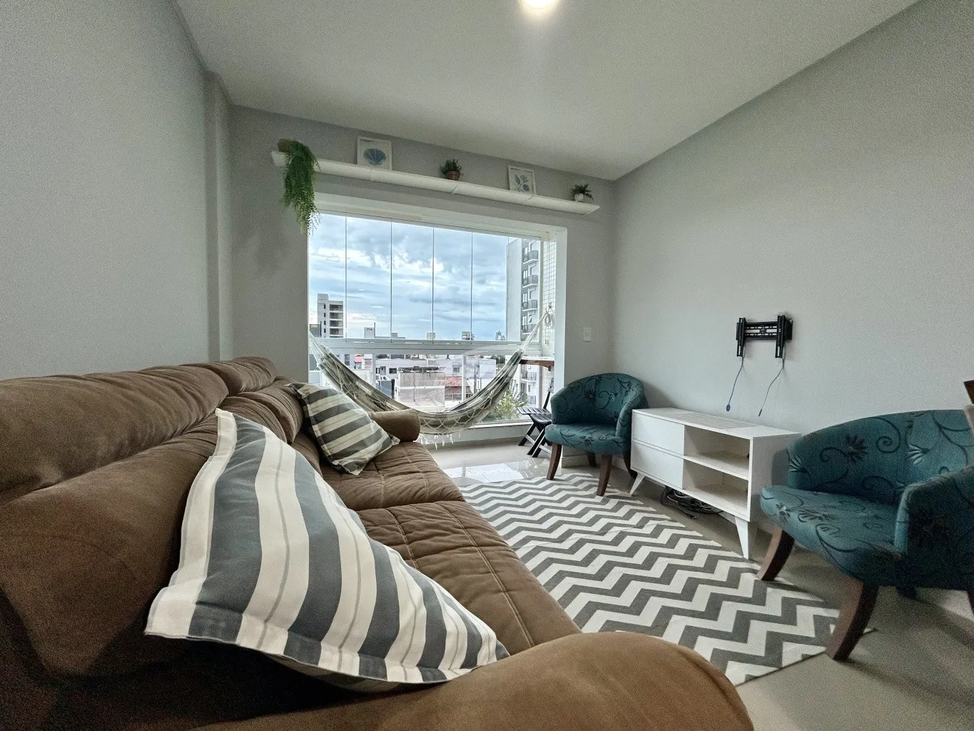 Apartamento mobiliado disponível para locação no bairro Itacolomi - Balneário Piçarras (Cód. 23478) - foto 1