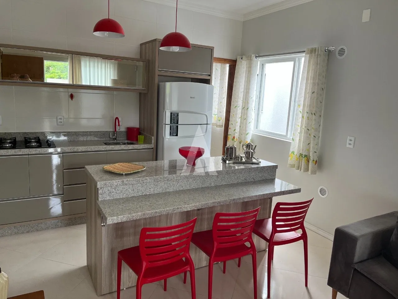 Apartamento com 1 suíte e 1 quarto à venda no bairro Itacolomí em Balneário Piçarras-SC por R$560.000,00. — foto 4