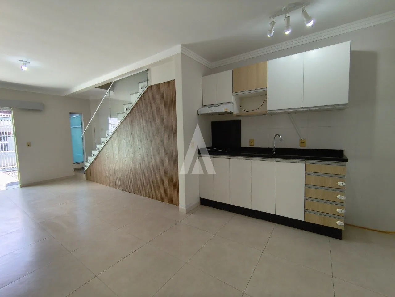 Sobrado geminado com 2 suítes à venda no bairro Floresta em Joinville-SC por R$500.000,00. — foto 6