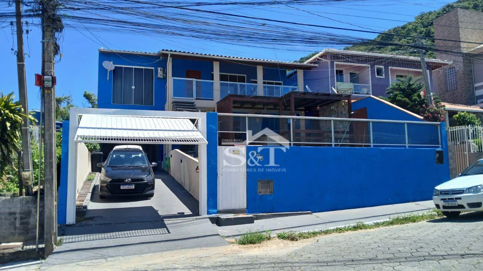 Bela Casa com Piscina Semi-mobiliada no Ingleses à Venda com 5 dormitórios sendo 2 suítes e mais 4 banheiros sociais. - foto 1