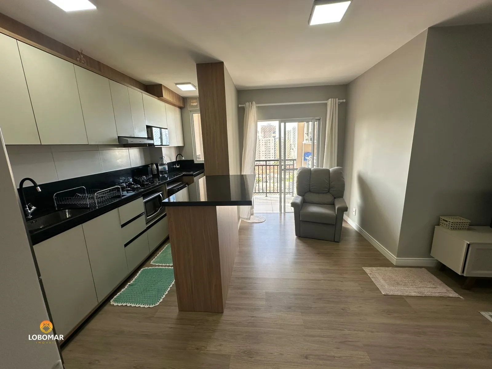 Apartamento Mobiliado à 200m da Praia em Balneário Piçarras, em cond. club com l - foto 1