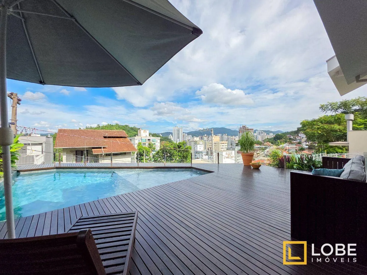 Linda casa com piscina — foto 5