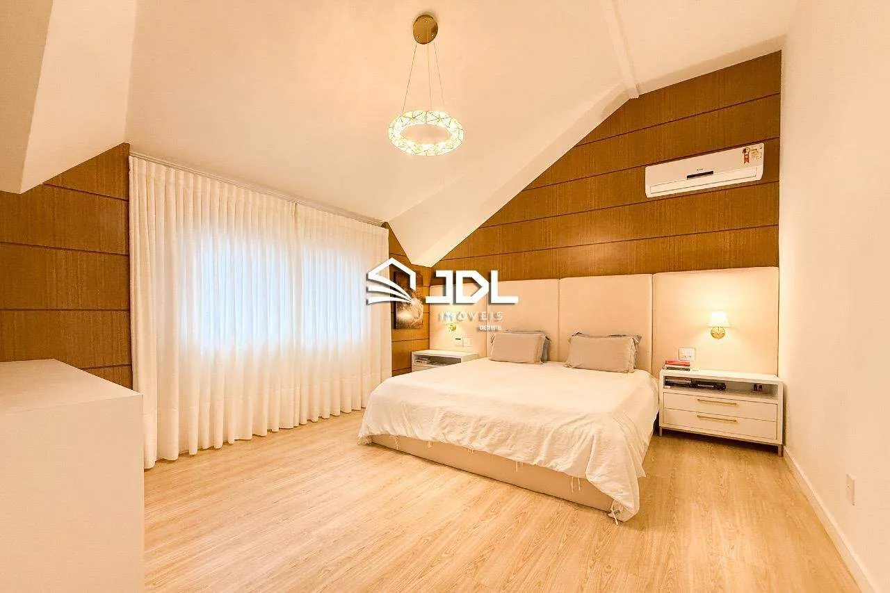 Casa residencial de alto padrão em Blumenau (Bairro Velha) - 3 suítes, piscina e mobiliado — foto 4