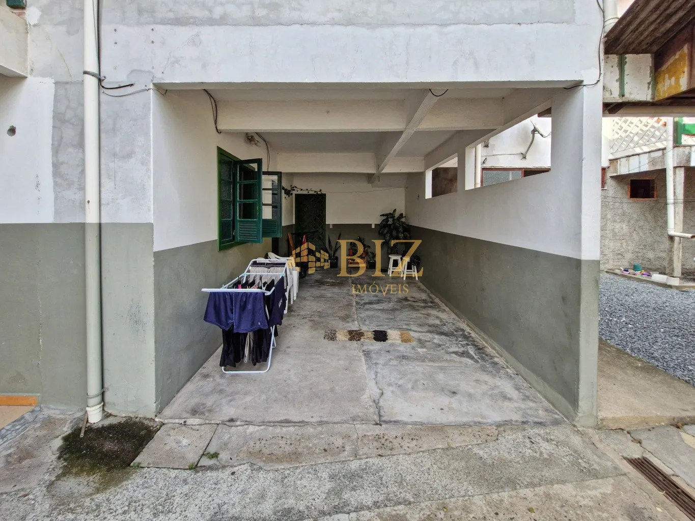 Terreno em ótima localização com 5 unidades prontas para renda extra! — foto 4