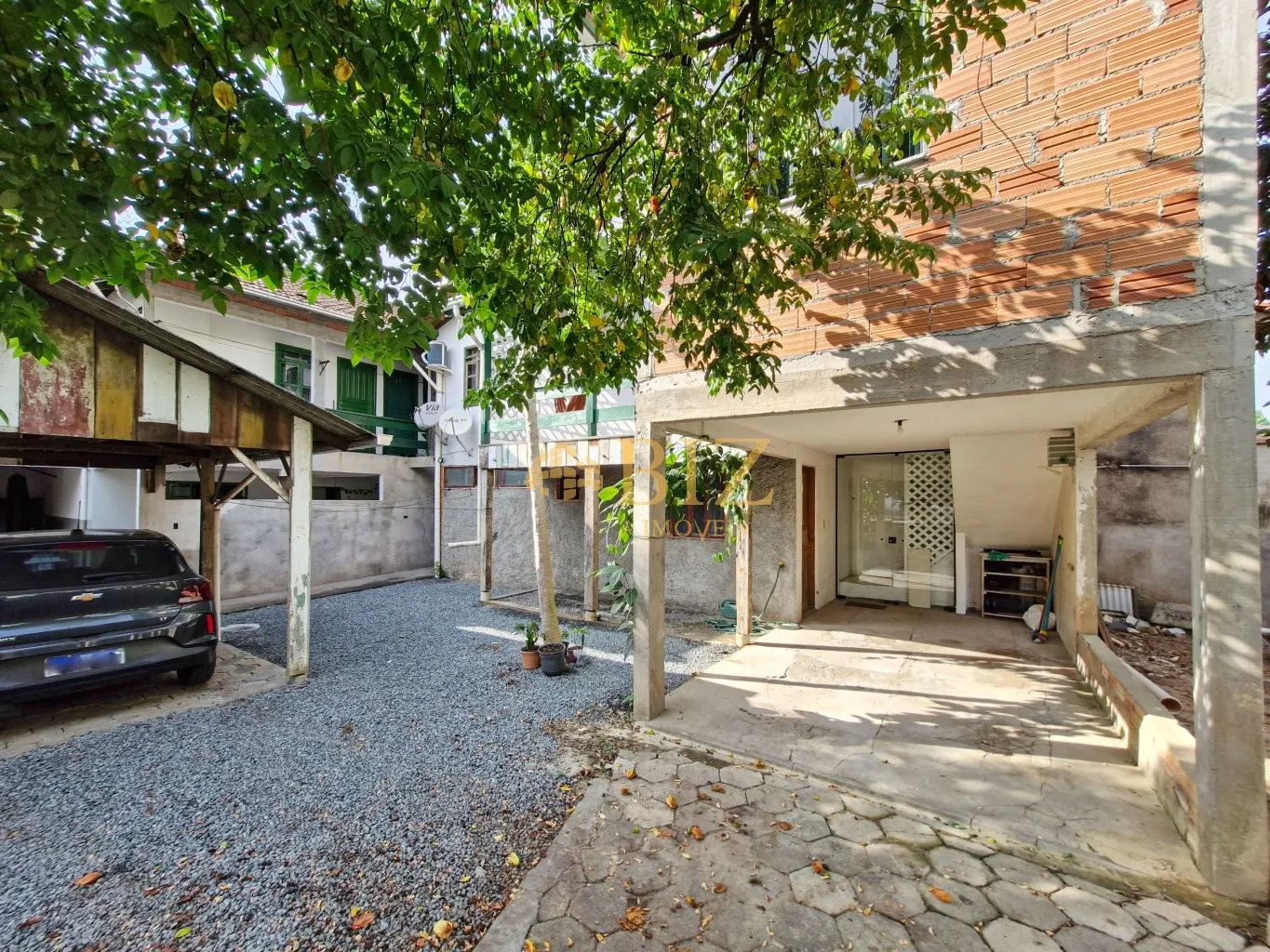 Terreno em ótima localização com 5 unidades prontas para renda extra! — foto 5