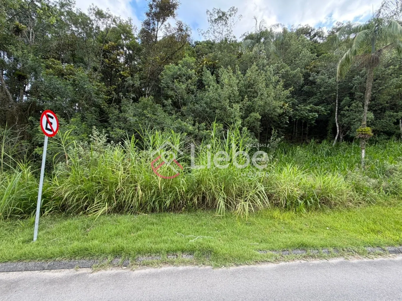Terreno no Centro de Pomerode com 986,00m fazendo frente em 18,30 metros. — foto 2